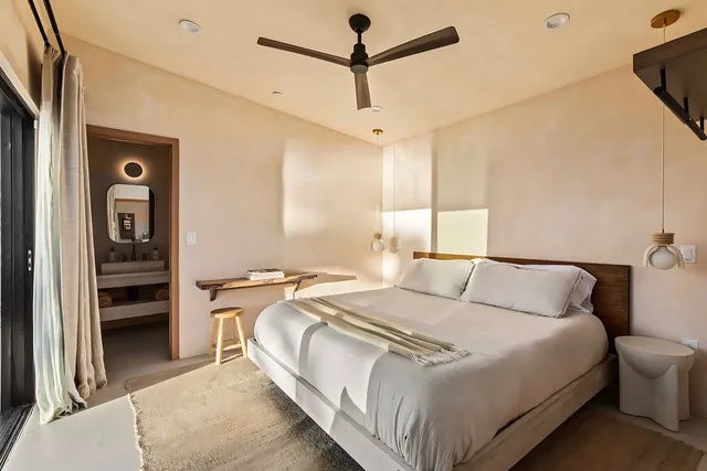 Bedroom 1 image 1