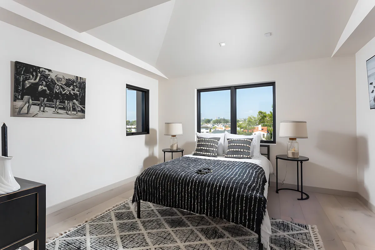Bedroom 5 image