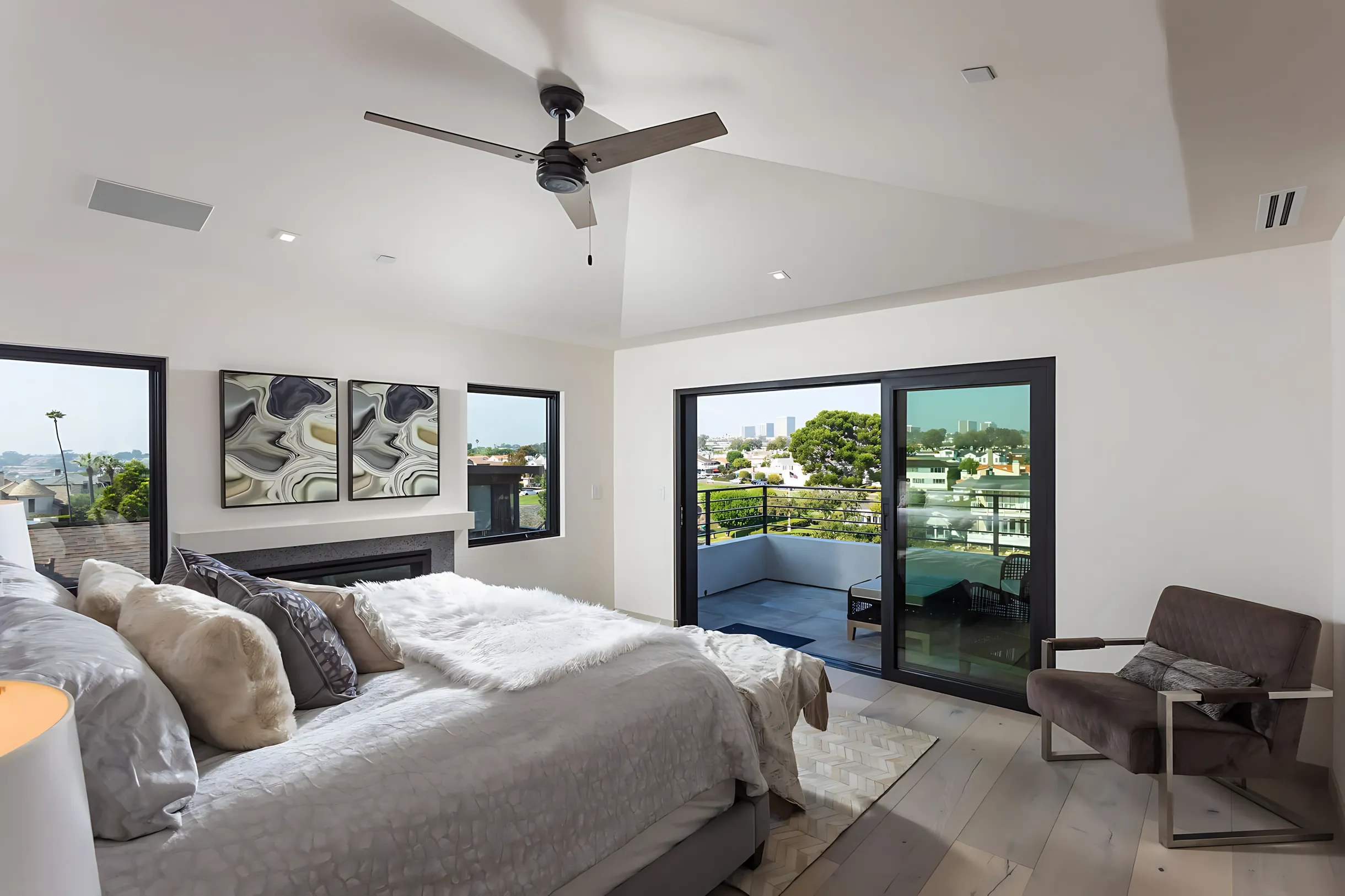 Wander Newport Beach Modern #10