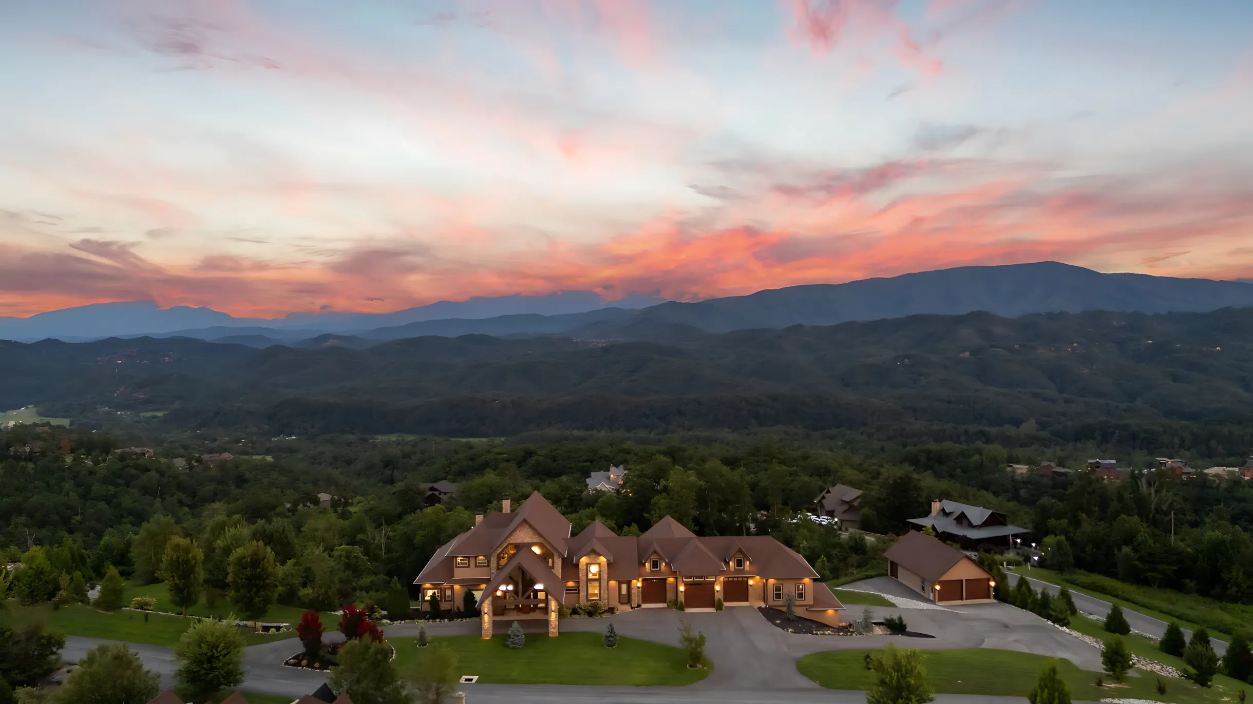 Wander Pigeon Forge Bluff #103