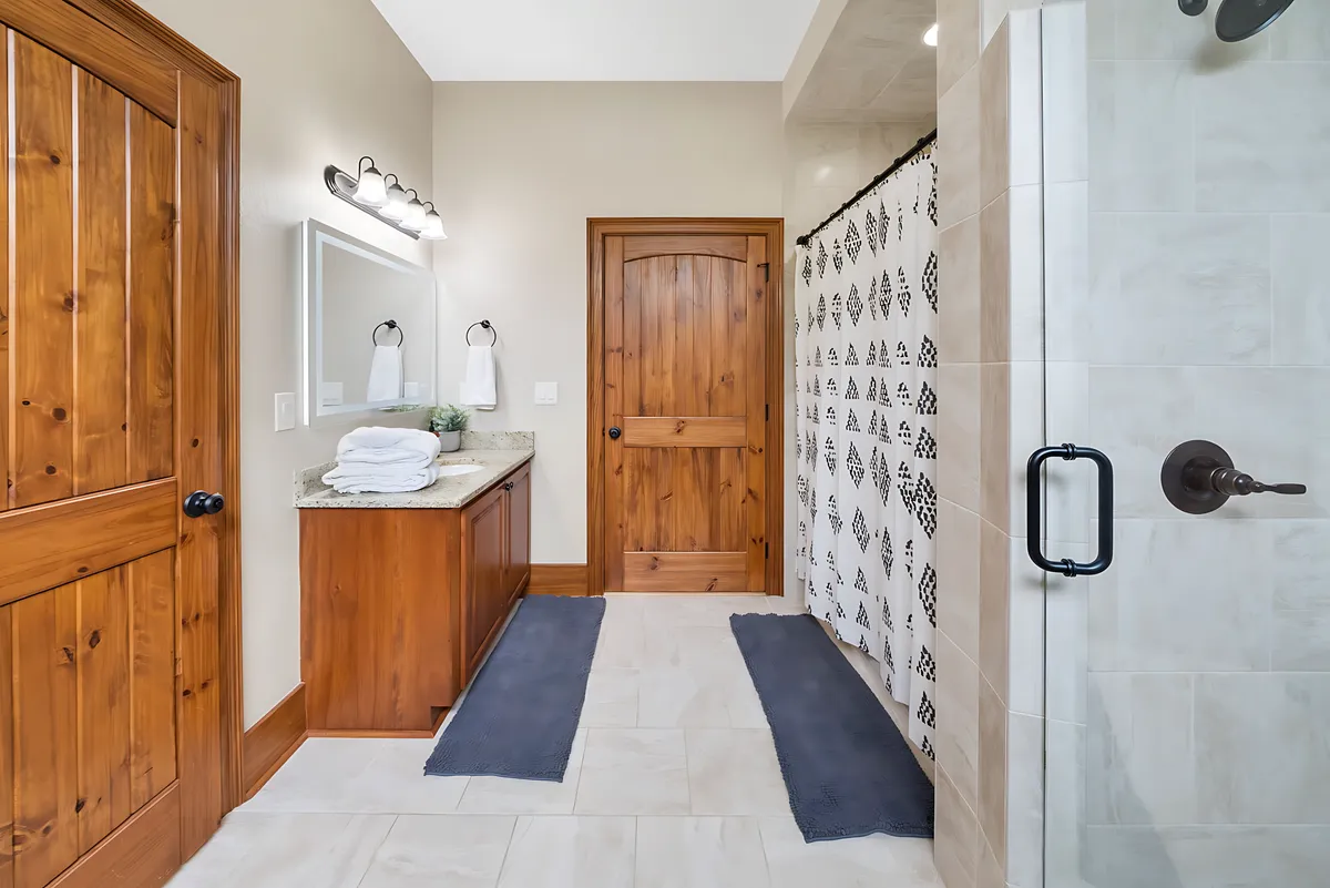 Wander Pigeon Forge Bluff