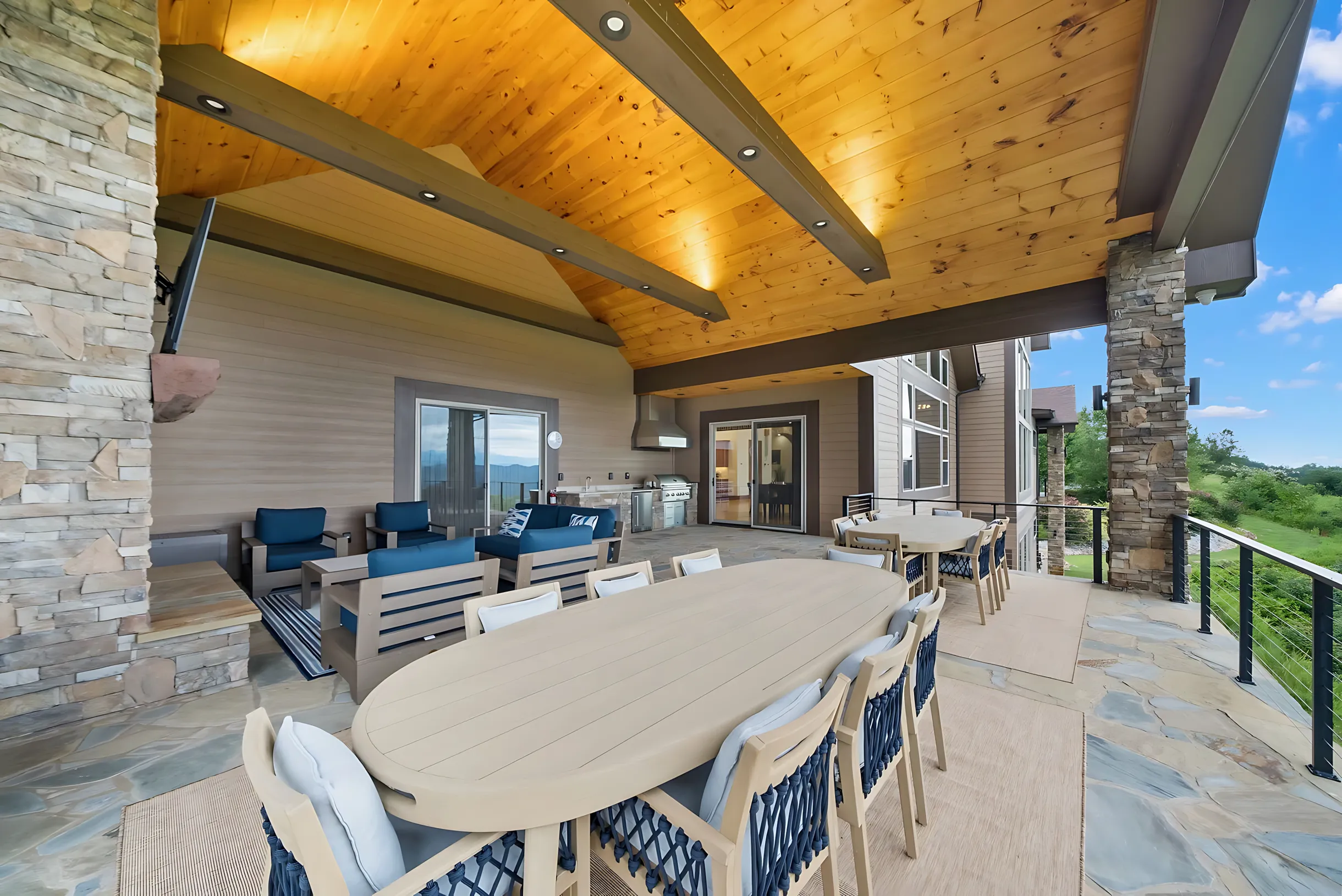 Wander Pigeon Forge Bluff #104