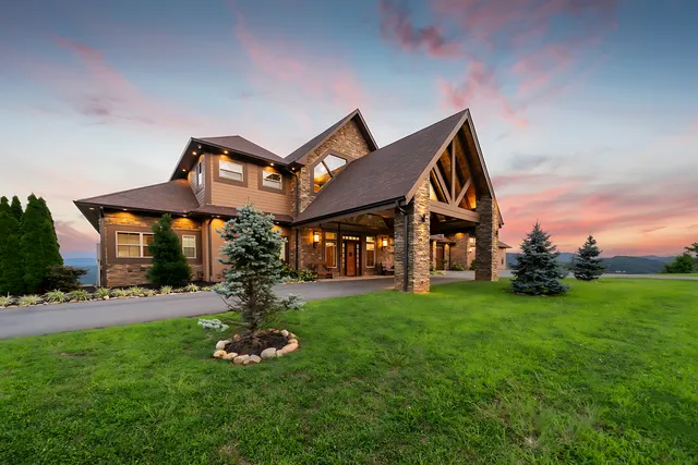 Wander Pigeon Forge Bluff #5