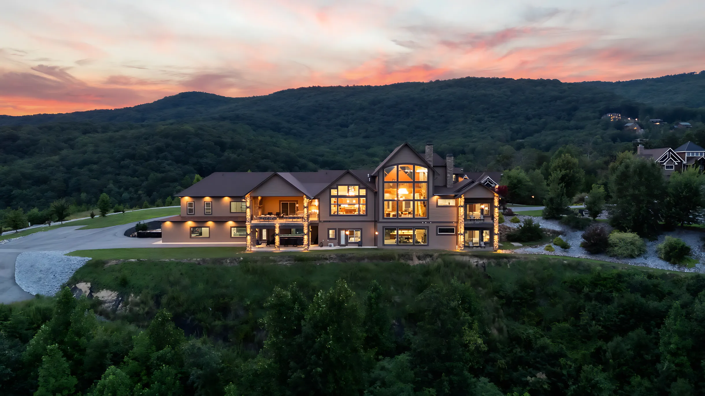 Wander Pigeon Forge Bluff #81