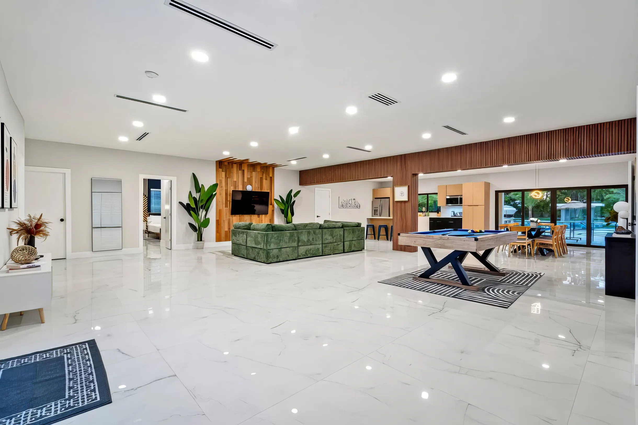 Wander Biscayne Palms #37