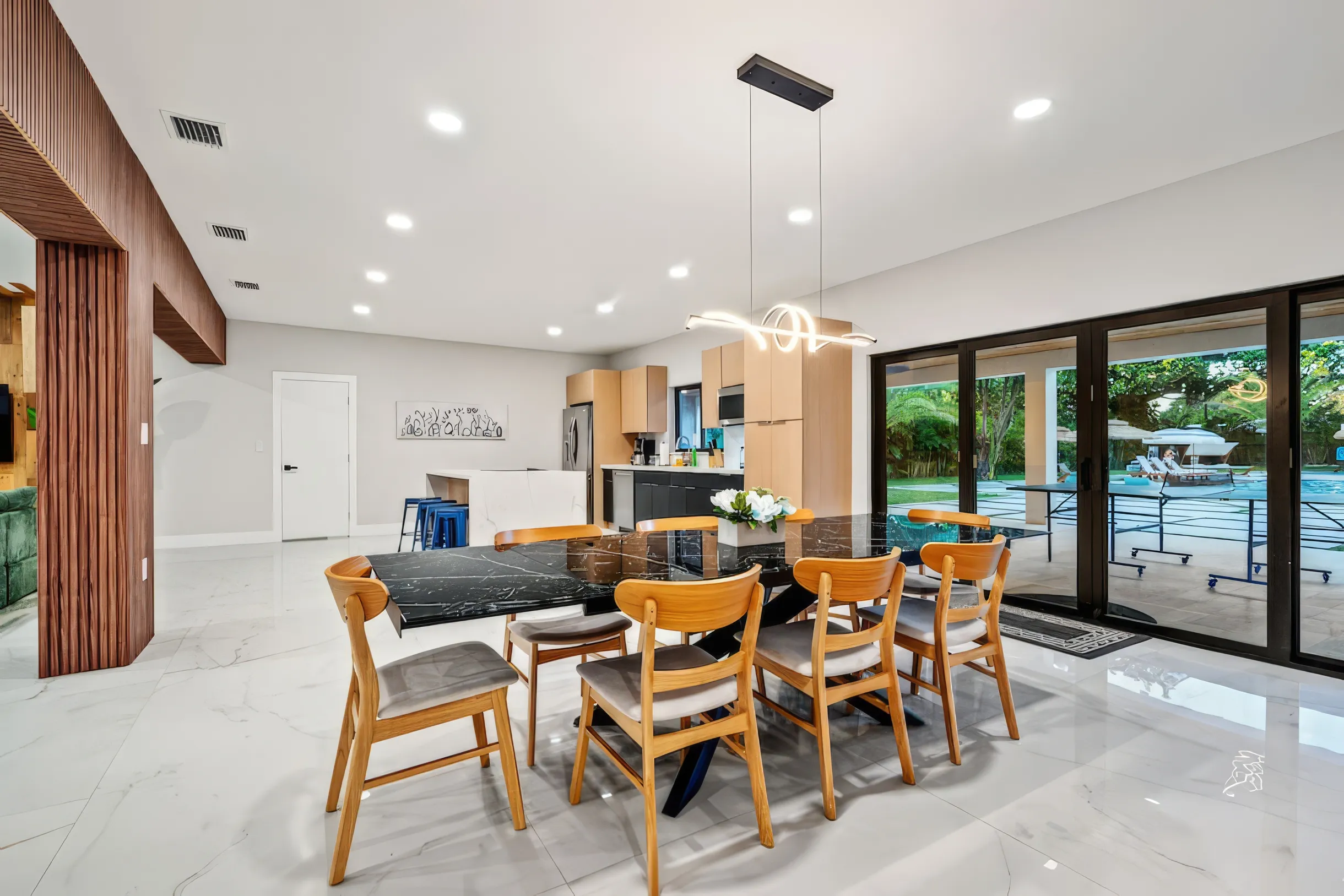 Wander Biscayne Palms #7