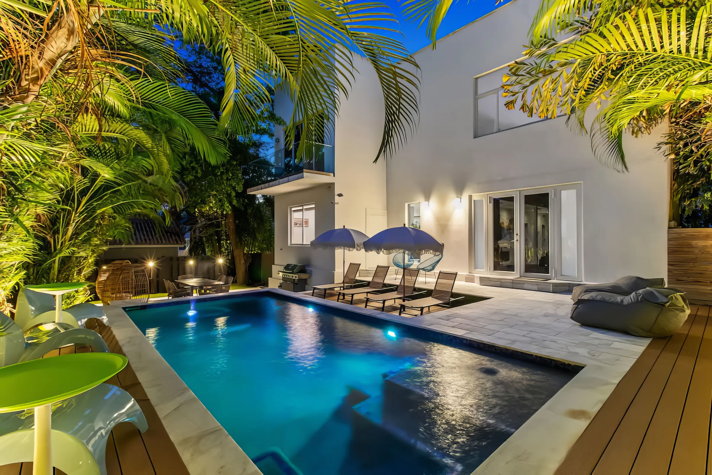 Wander Hollywood Beach Modern
