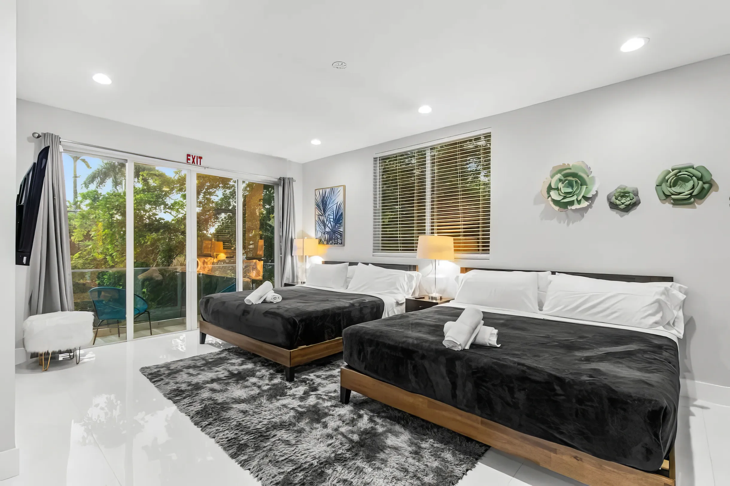 Wander Hollywood Beach Modern #7