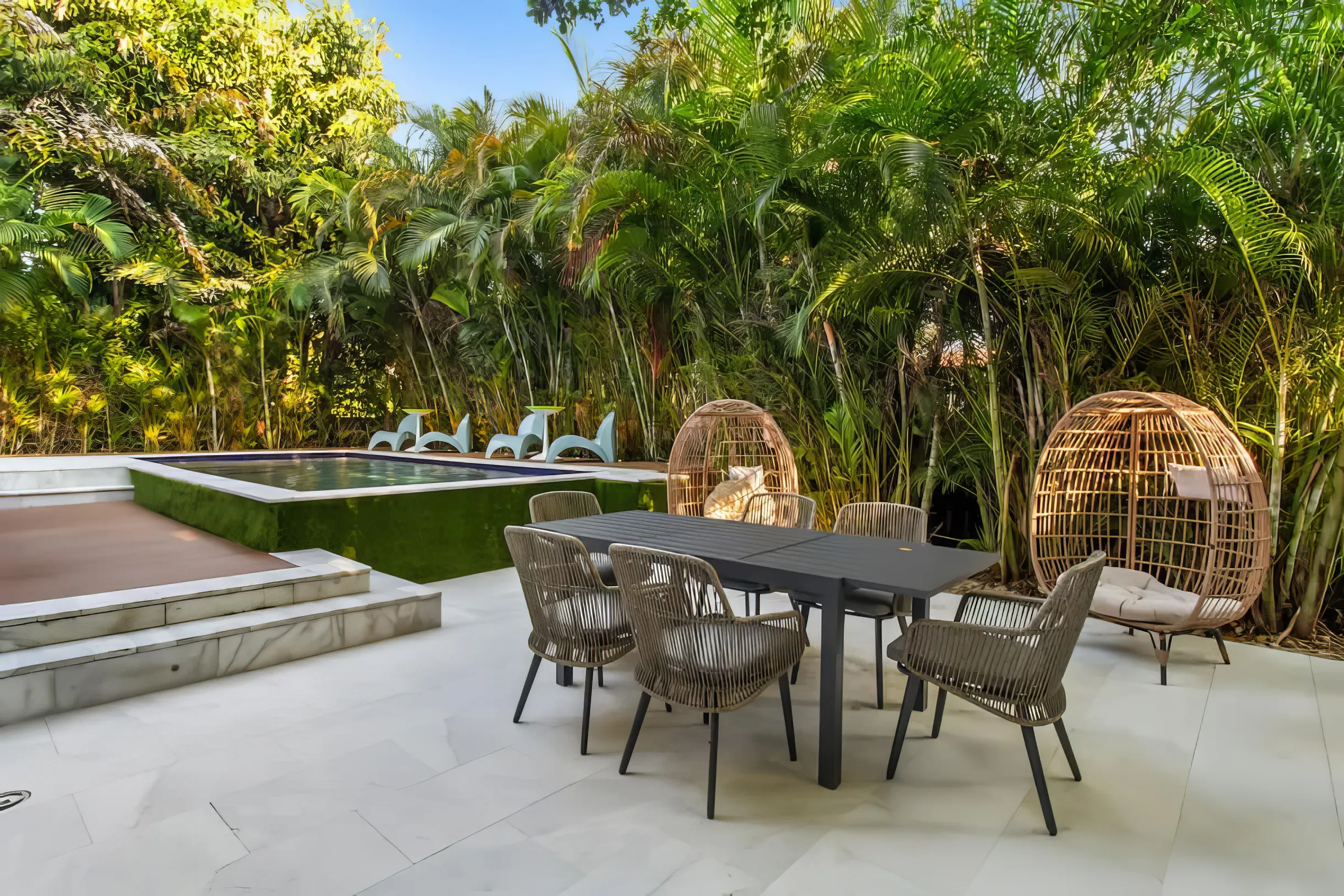 Wander Hollywood Beach Modern #52