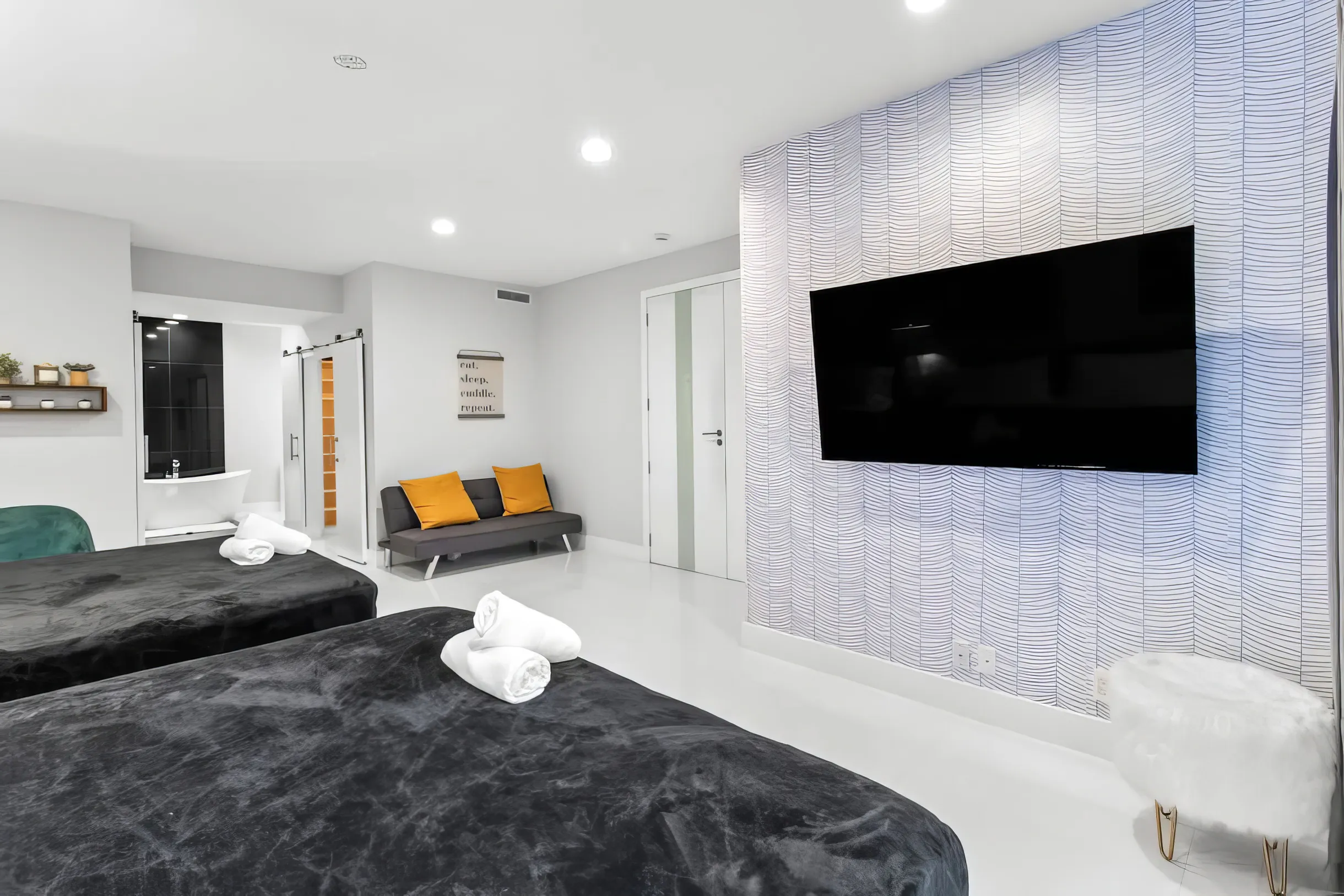 Wander Hollywood Beach Modern #47