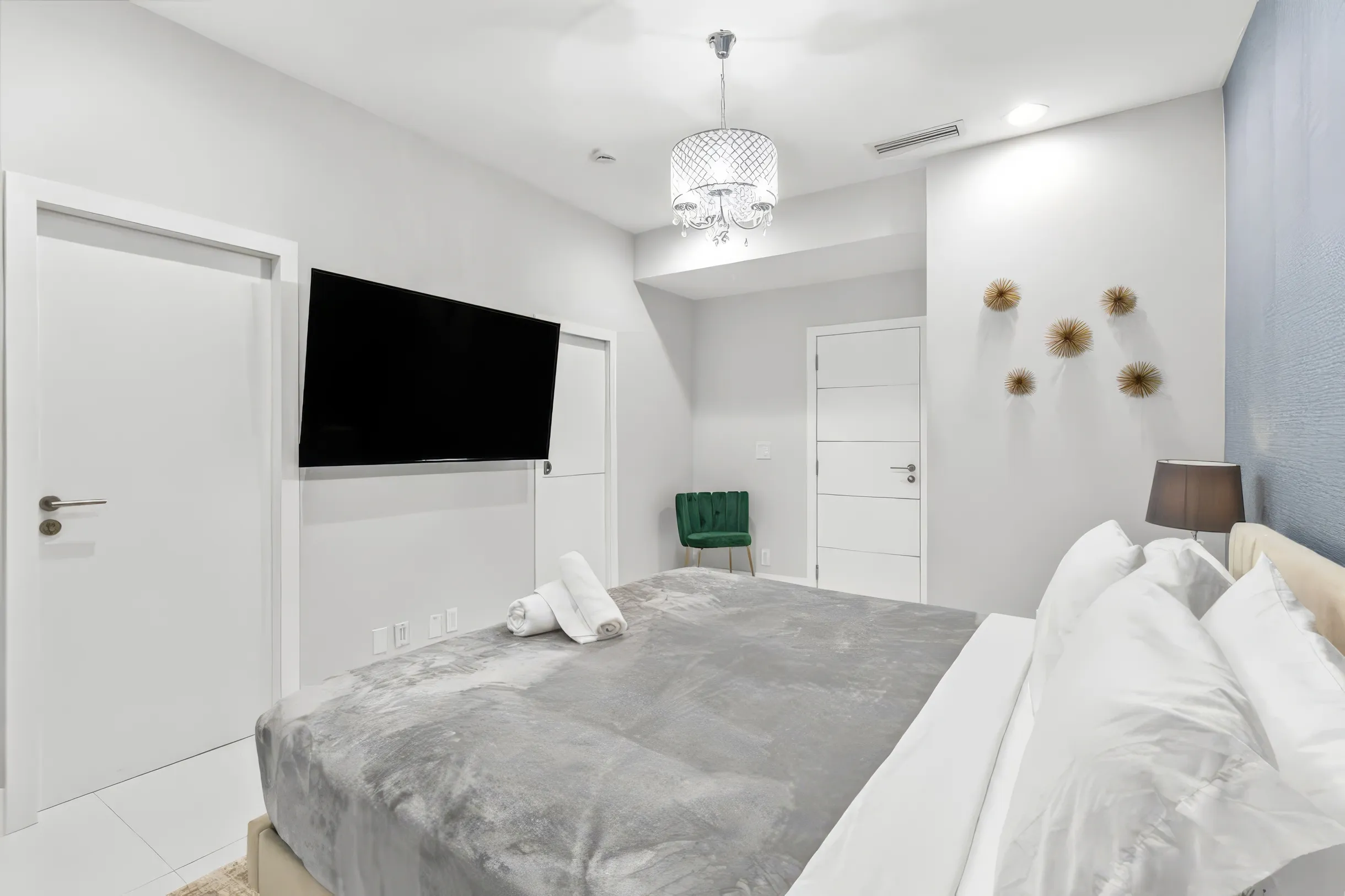 Wander Hollywood Beach Modern #36