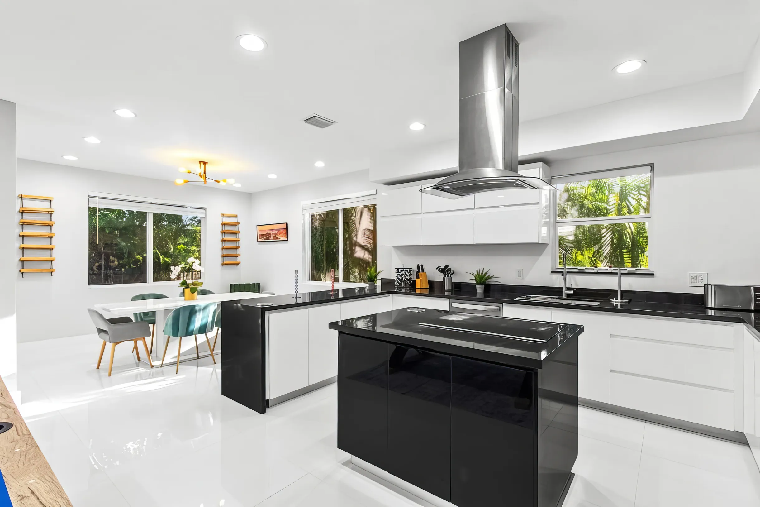 Wander Hollywood Beach Modern #26