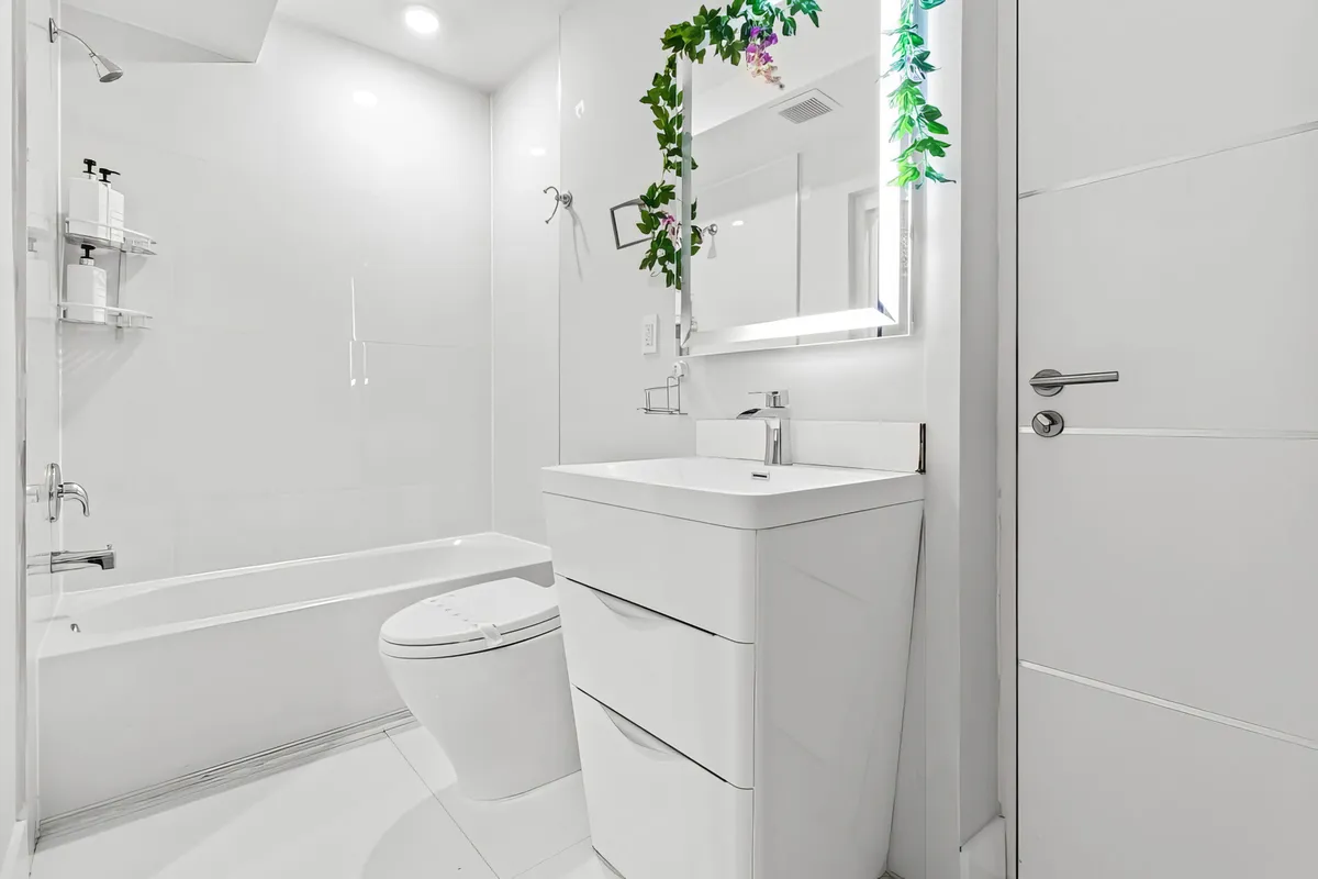 Wander Hollywood Beach Modern