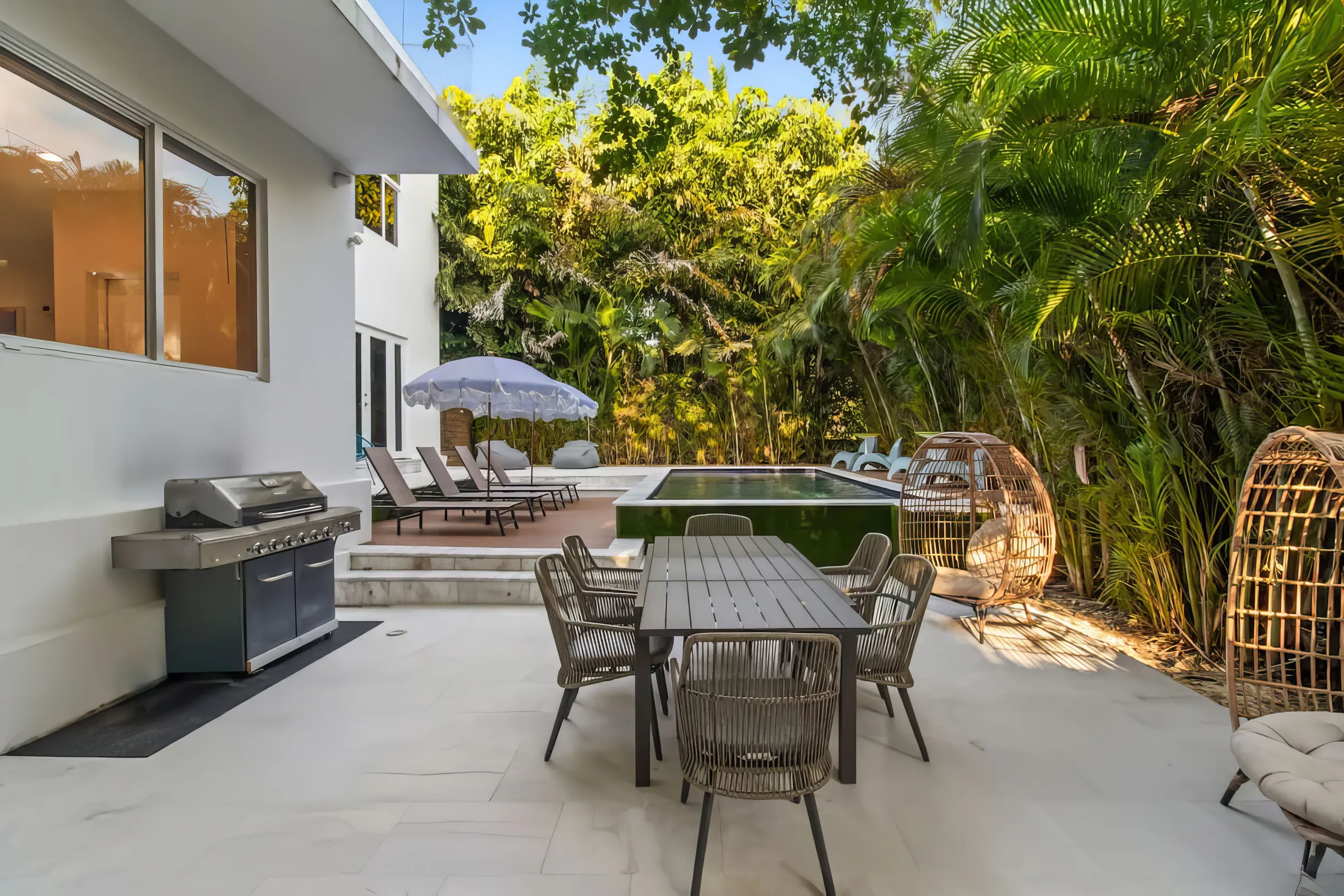 Wander Hollywood Beach Modern #50