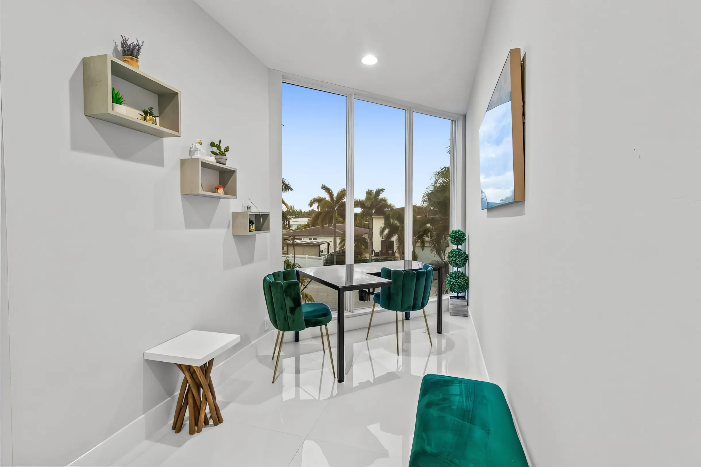 Wander Hollywood Beach Modern #43