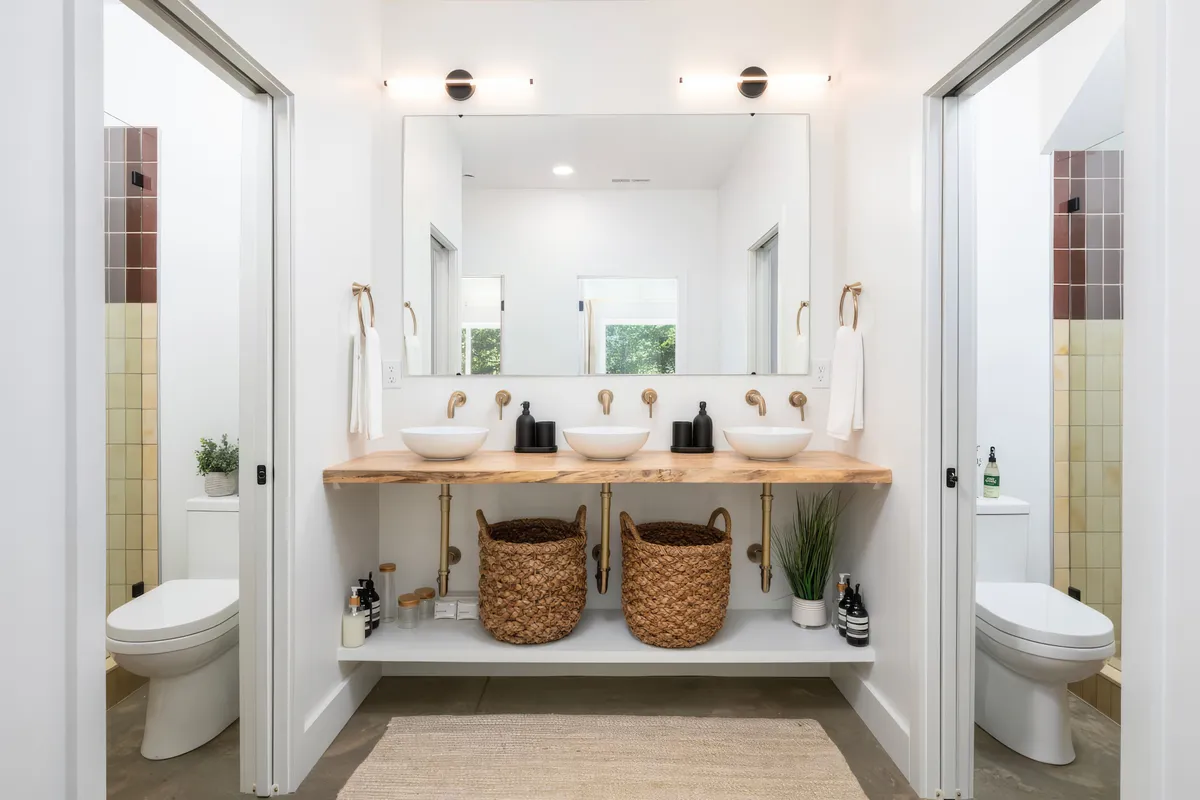 Wander Alexander Retreat