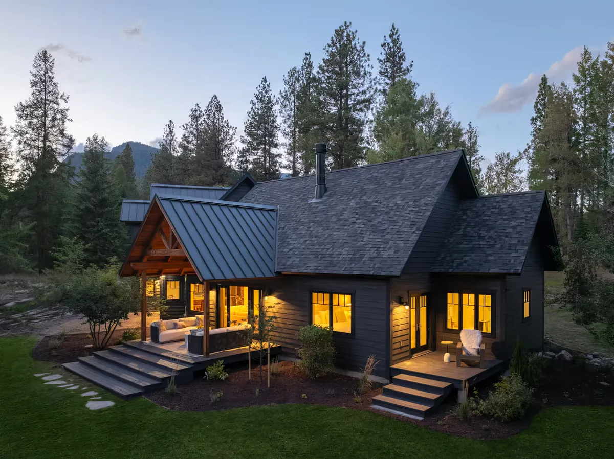 The Dreo Creek Estate: Luxury Home + Private Pond & Trails