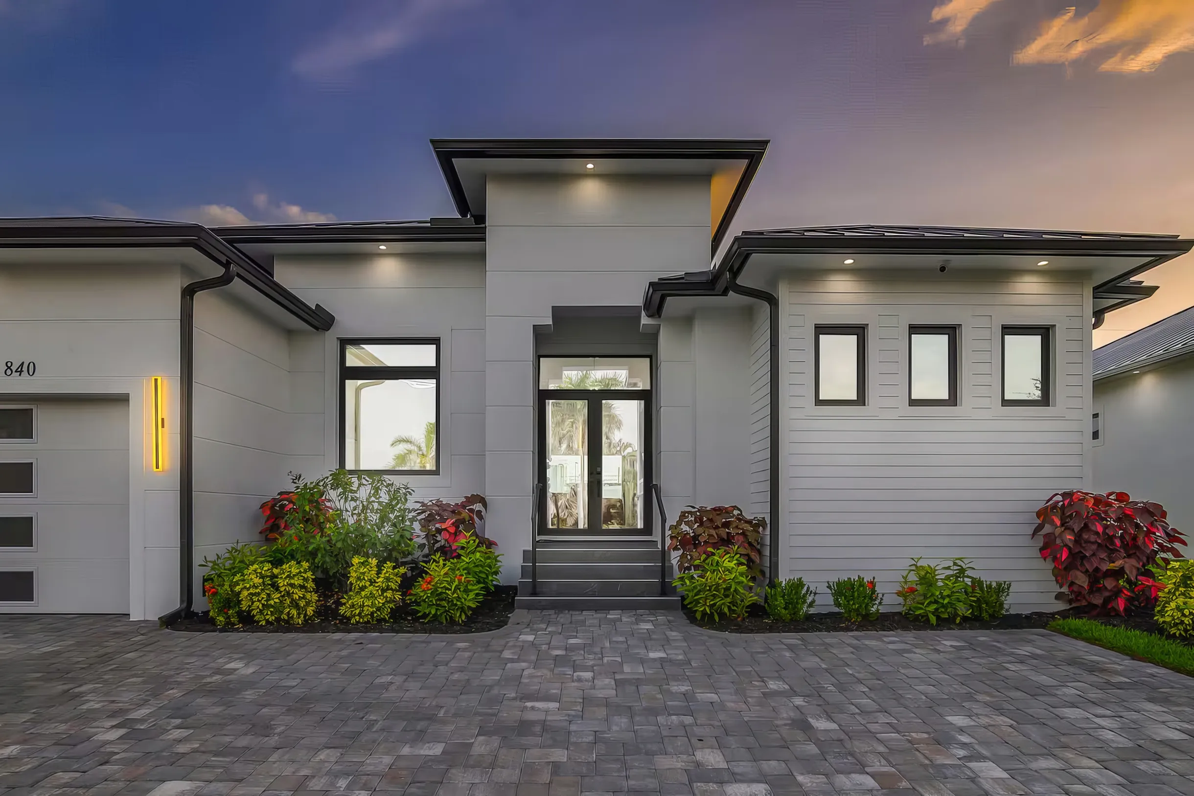 Marco Premium Escape/Waterfront #38