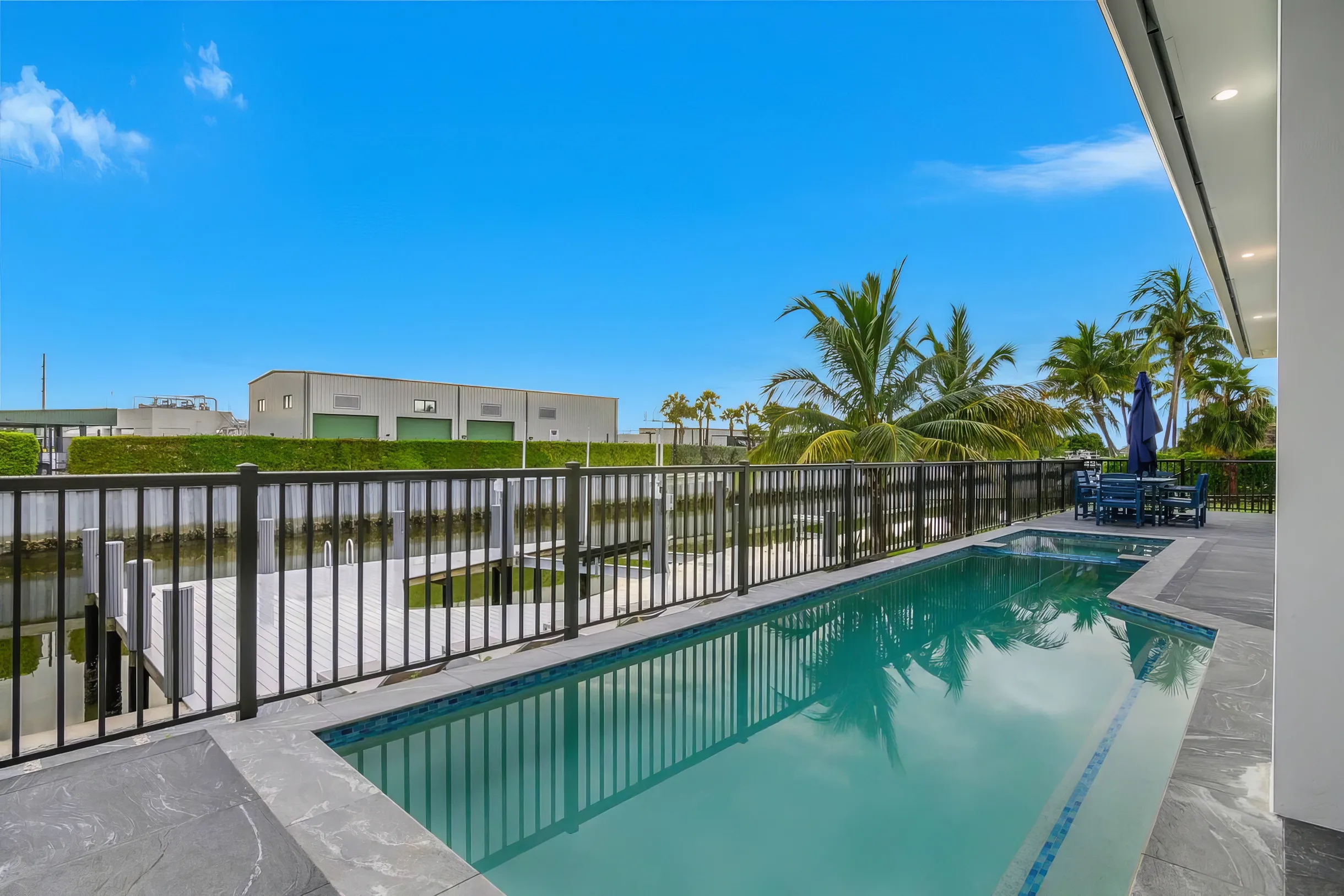 Marco Premium Escape/Waterfront #40