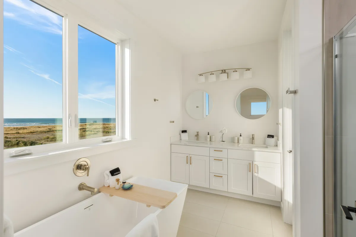 Wander Westport Beachfront