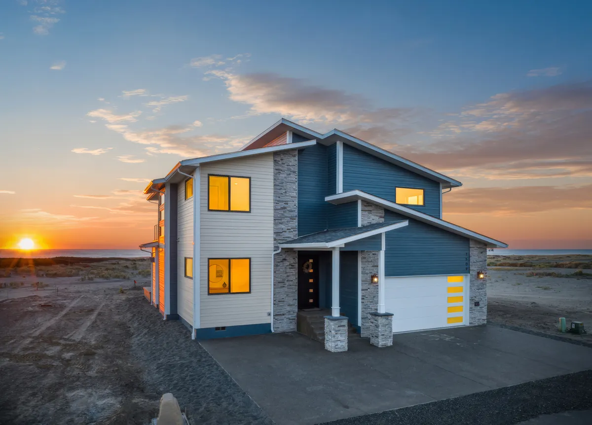 Wander Westport Beachfront