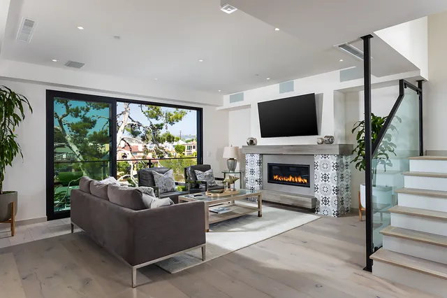 Wander Newport Beach Modern #3