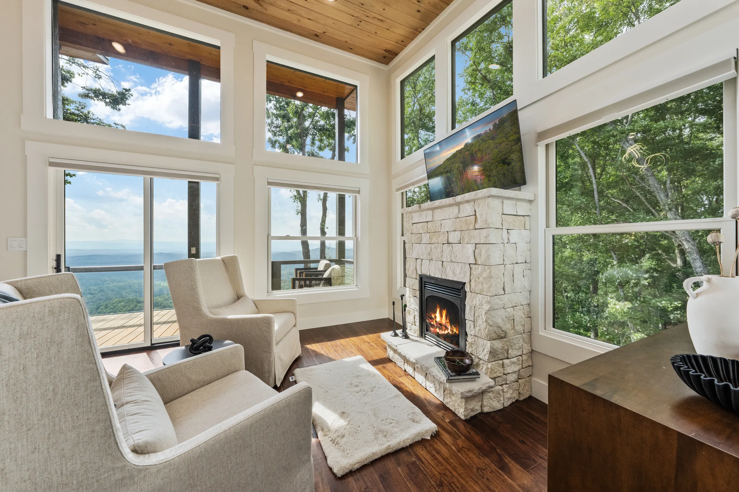 Blue Ridge Luxe, 180 Mtn Views, Sunsets, Sauna, Spa #95