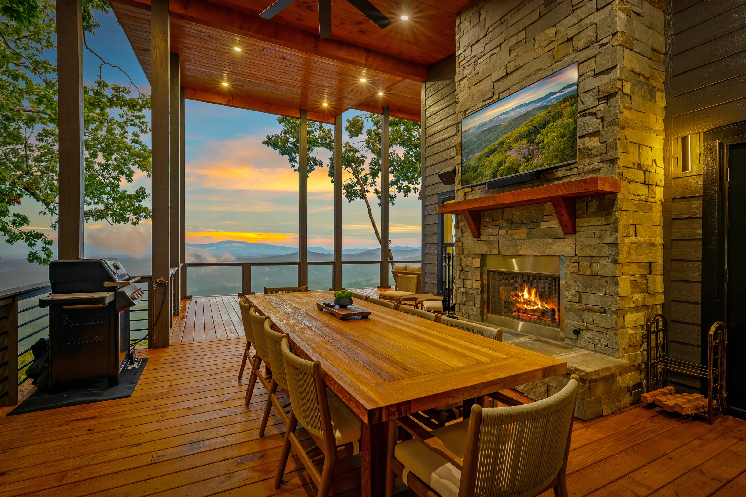 Blue Ridge Luxe, 180 Mtn Views, Sunsets, Sauna, Spa #121