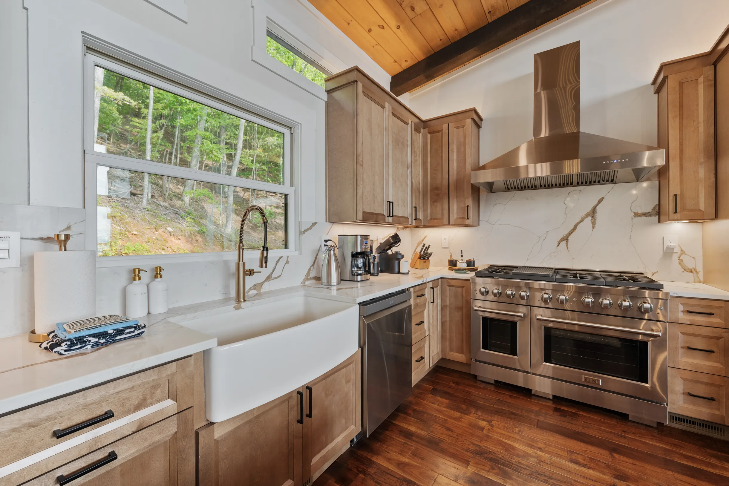 Blue Ridge Luxe, 180 Mtn Views, Sunsets, Sauna, Spa #123