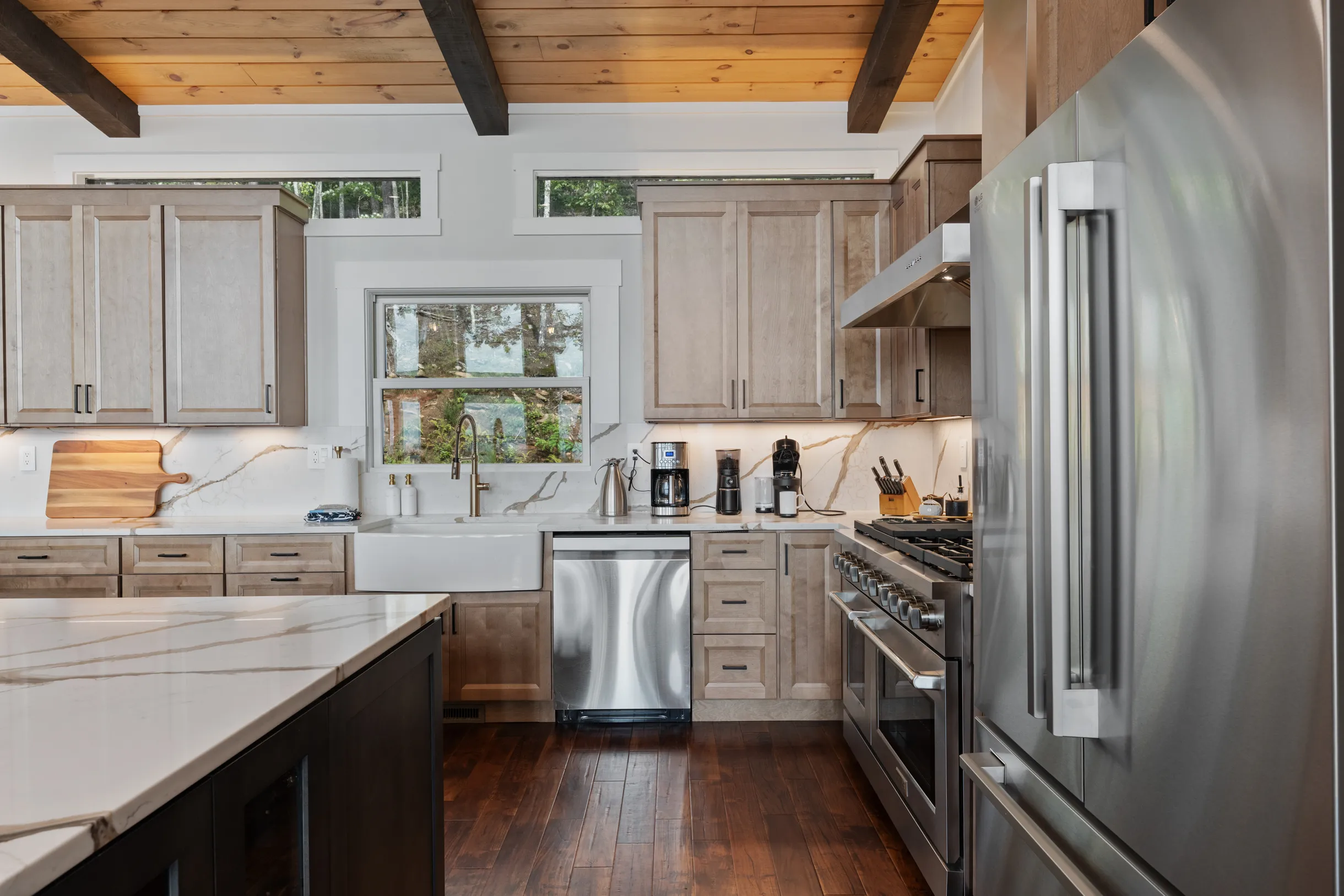 Blue Ridge Luxe, 180 Mtn Views, Sunsets, Sauna, Spa #125