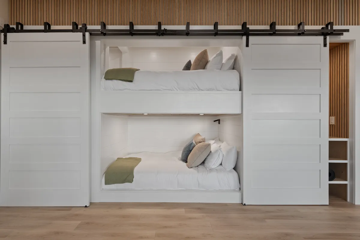Bunk Bedroom image