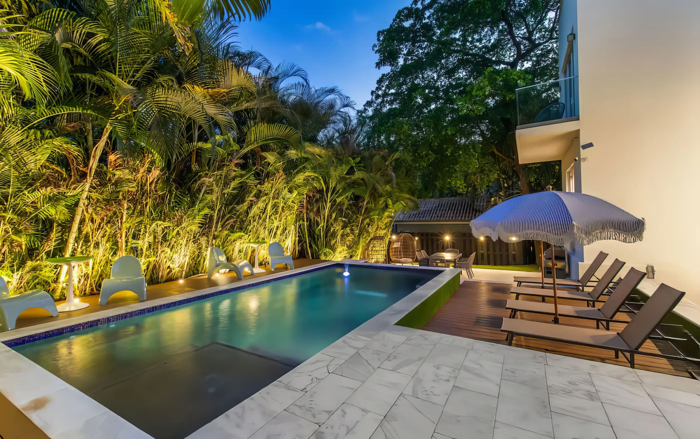 Wander Hollywood Beach Modern #59