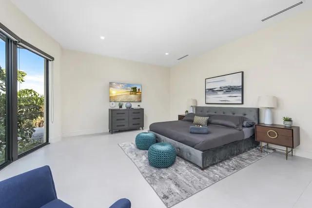 Bedroom 1 image 1
