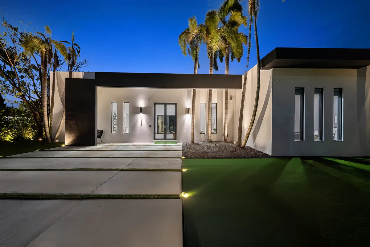 Wander Miami Grace #1