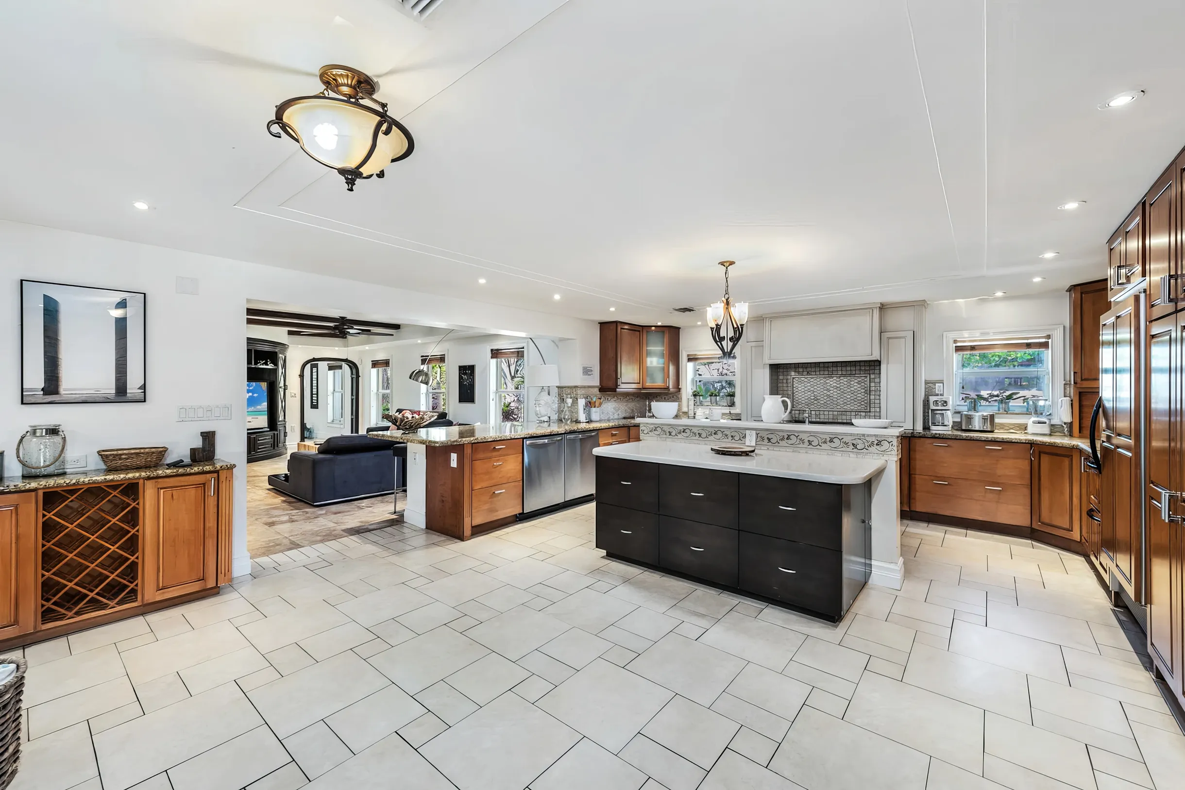 Massive Villa, Movie theater, Pool, & Jacuzzi ! #43