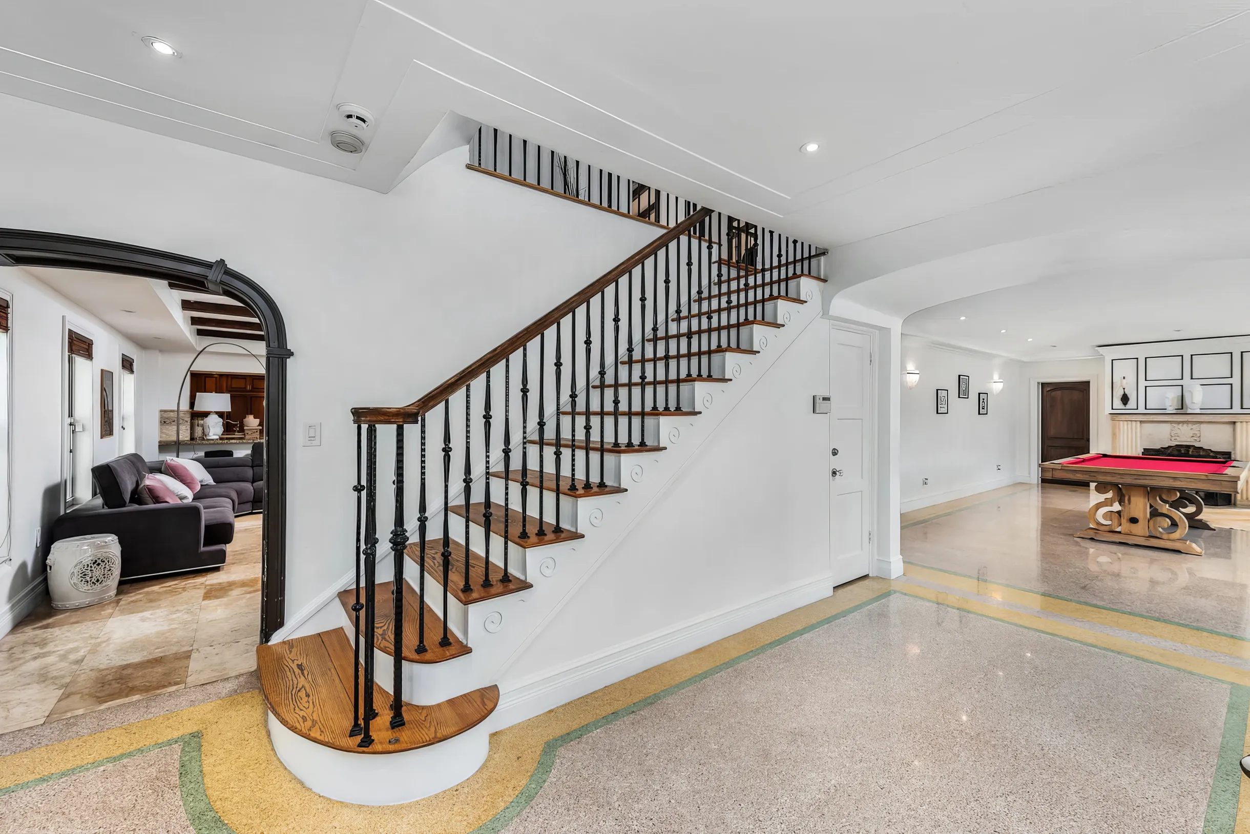 Massive Villa, Movie theater, Pool, & Jacuzzi ! #28