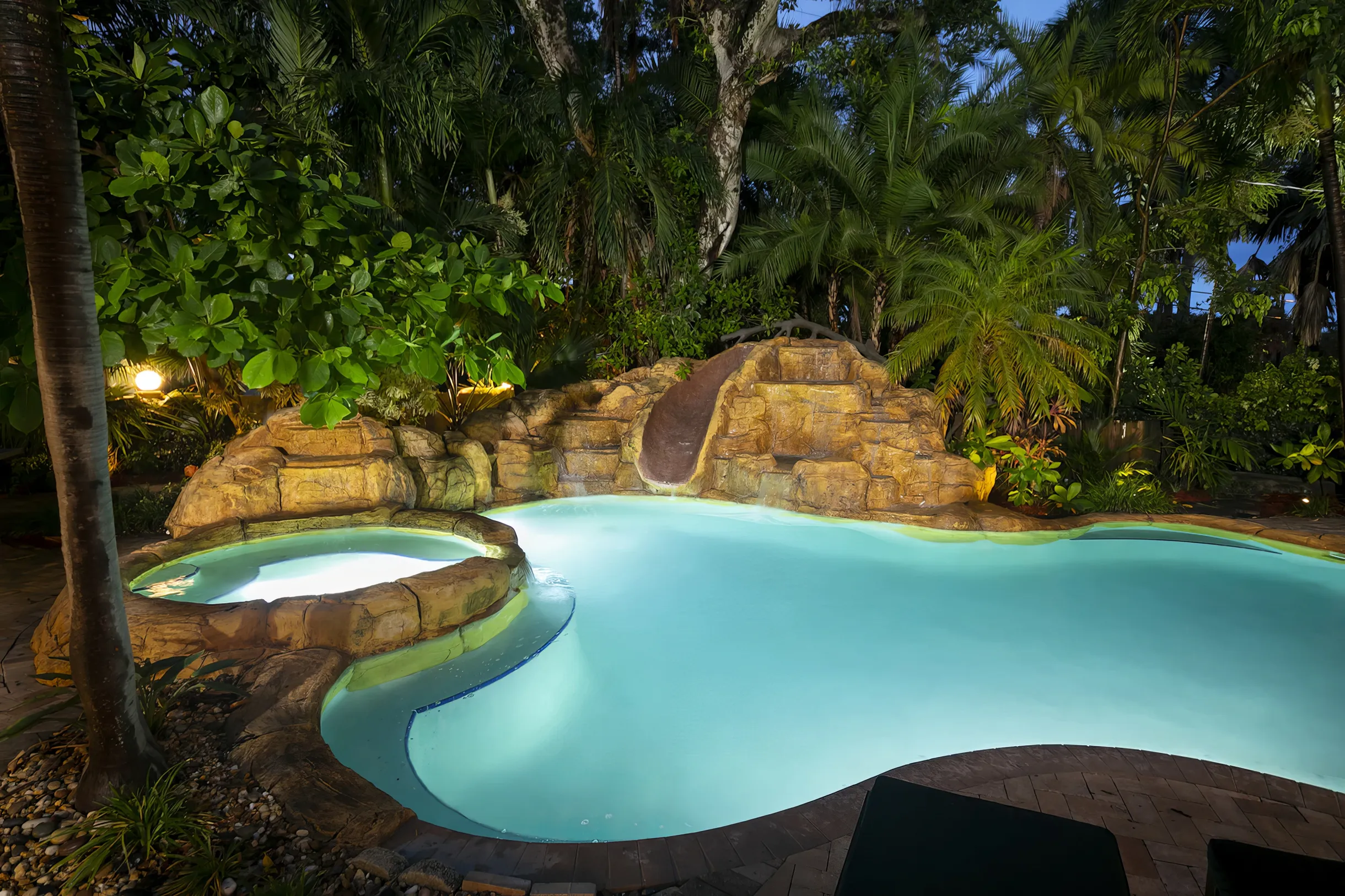 Massive Villa, Movie theater, Pool, & Jacuzzi ! #32