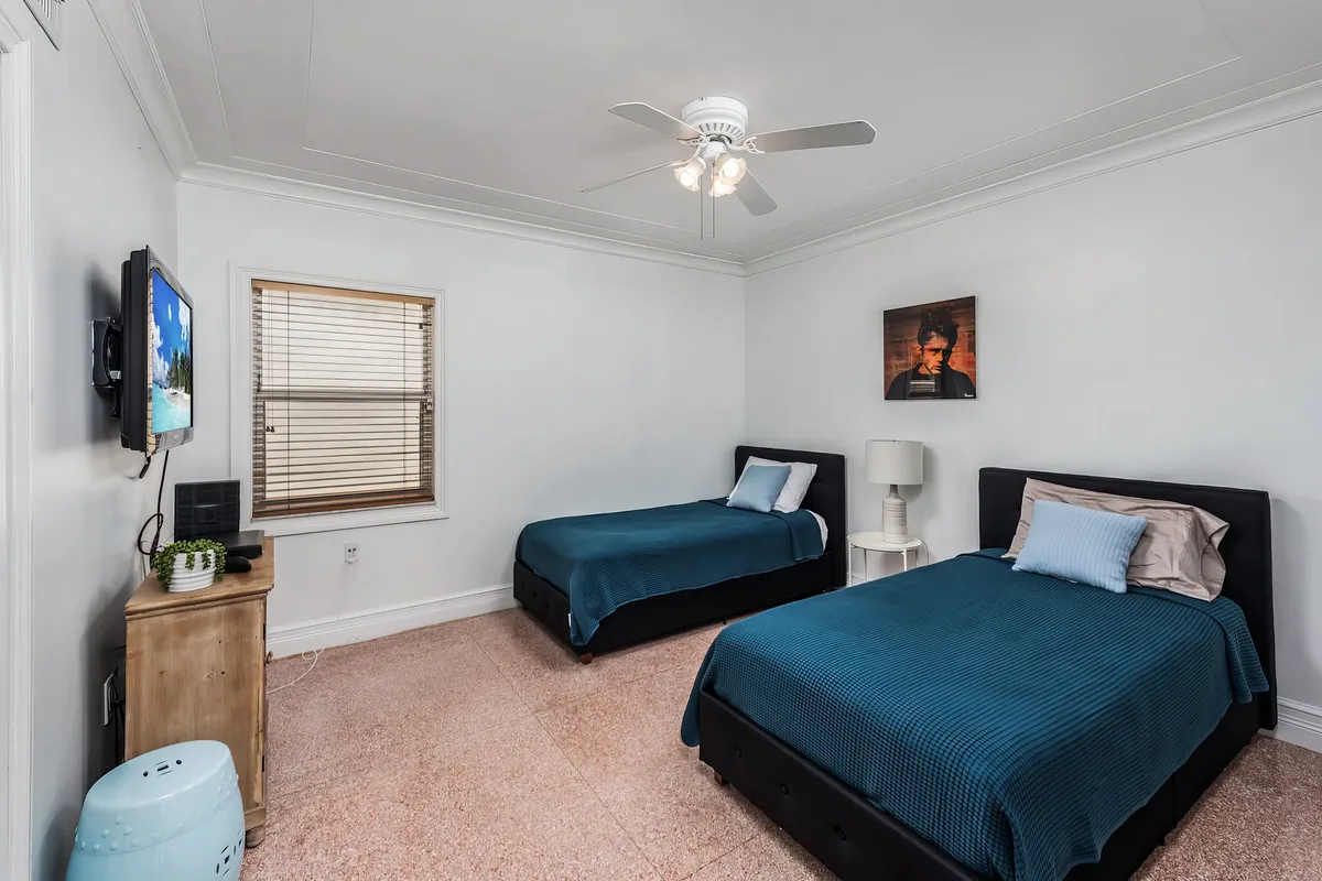Bedroom 5 image