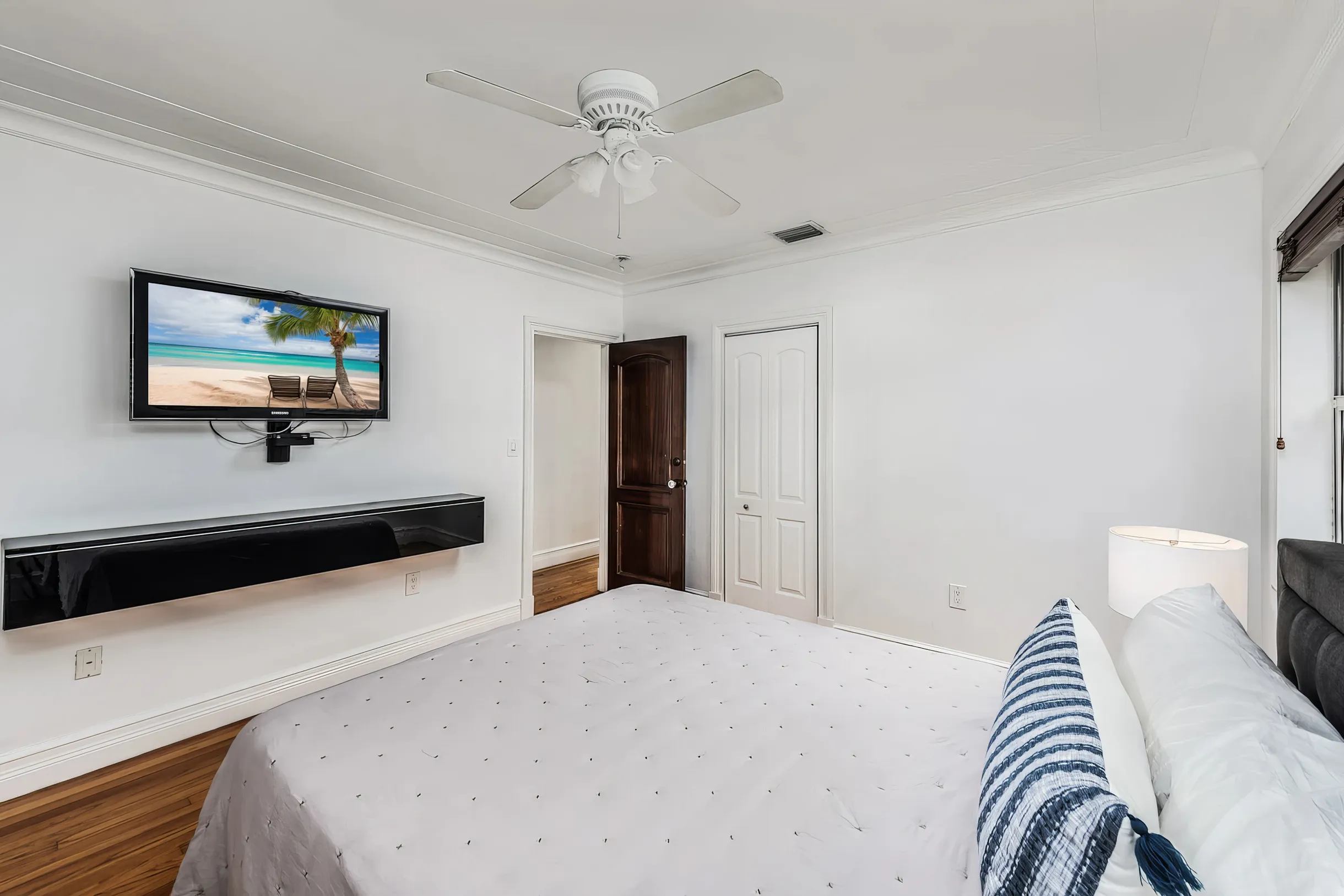 Massive Villa, Movie theater, Pool, & Jacuzzi ! #40