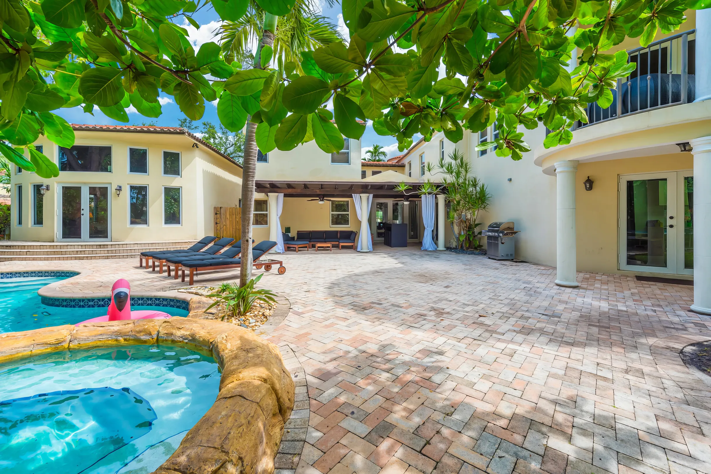 Massive Villa, Movie theater, Pool, & Jacuzzi ! #53