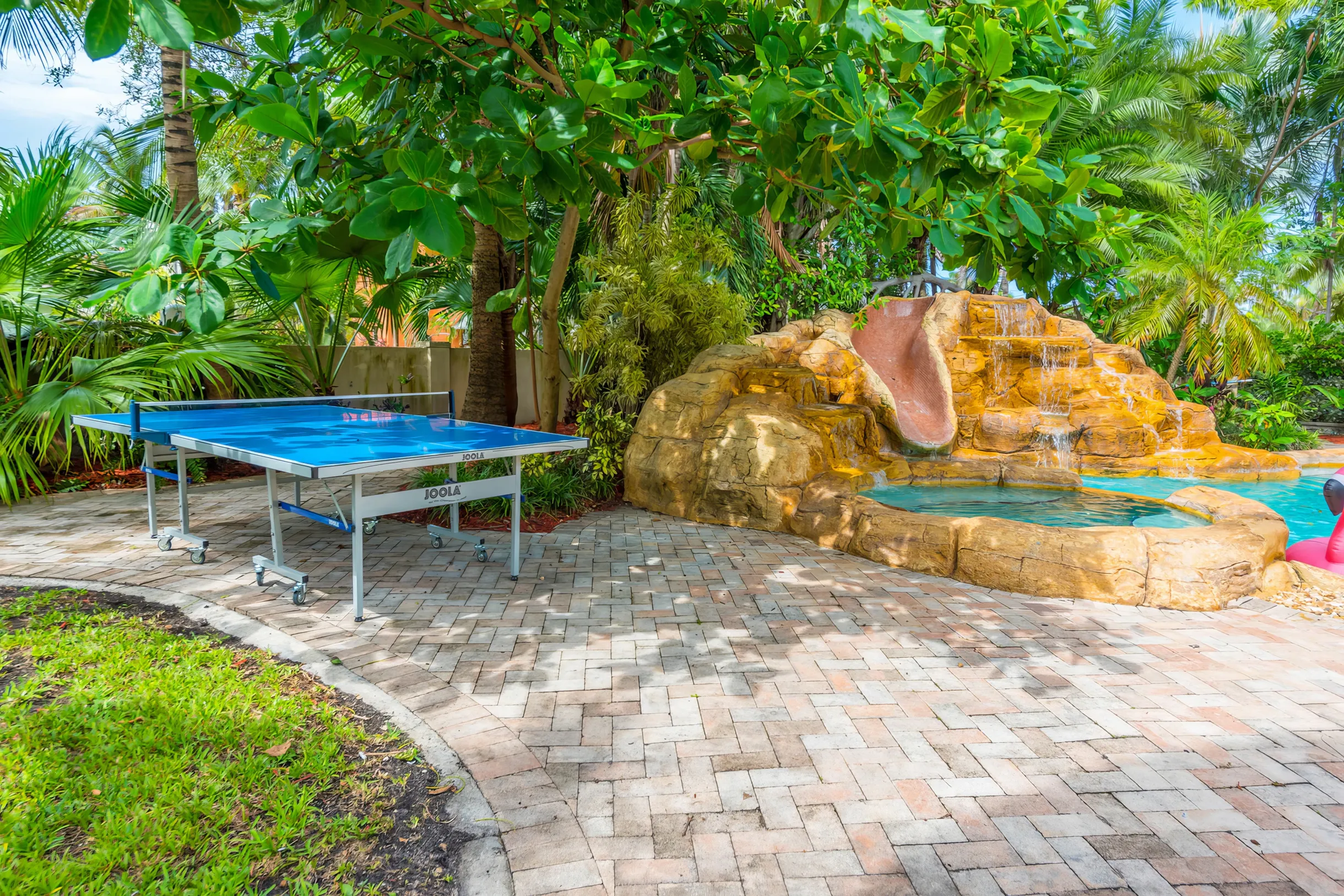 Massive Villa, Movie theater, Pool, & Jacuzzi ! #42