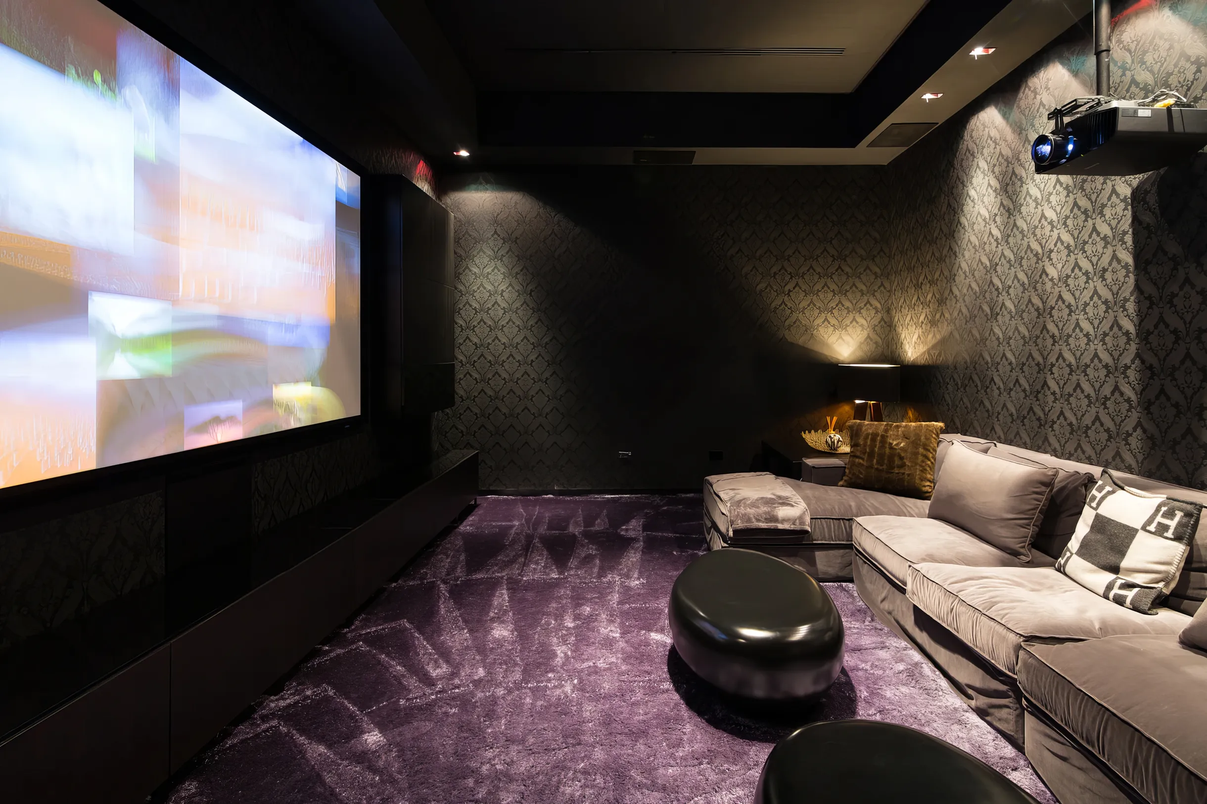 Waterfront Villa - Rooftop Pool & Spa - Theater #8