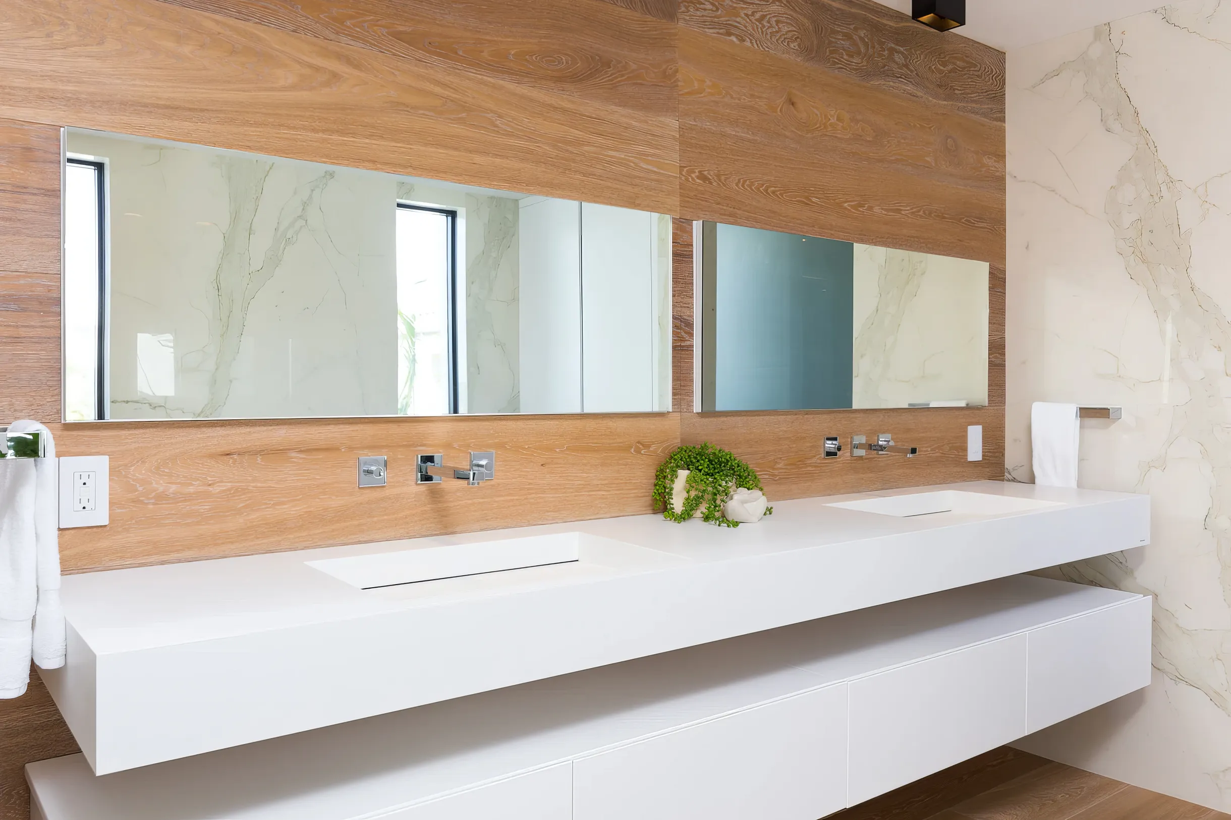 Waterfront Villa - Rooftop Pool & Spa - Theater #32