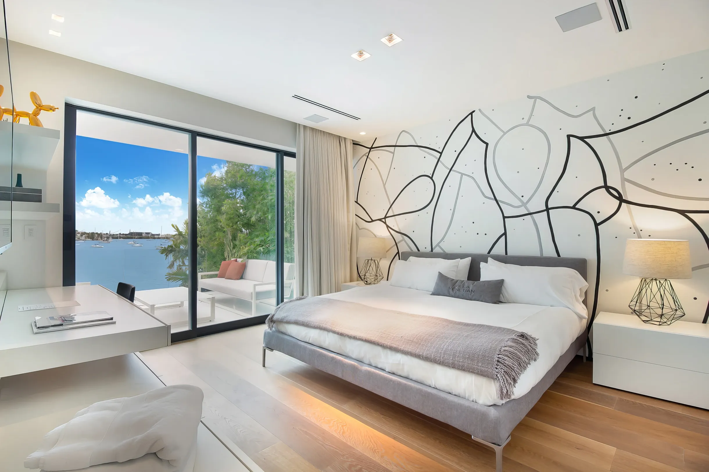 Waterfront Villa - Rooftop Pool & Spa - Theater #13