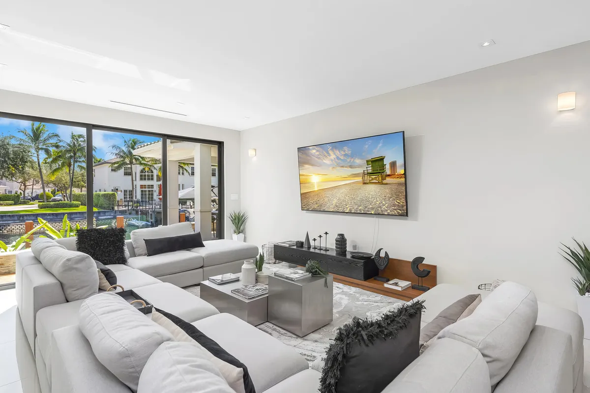 Wander Hollywood Beach Villa