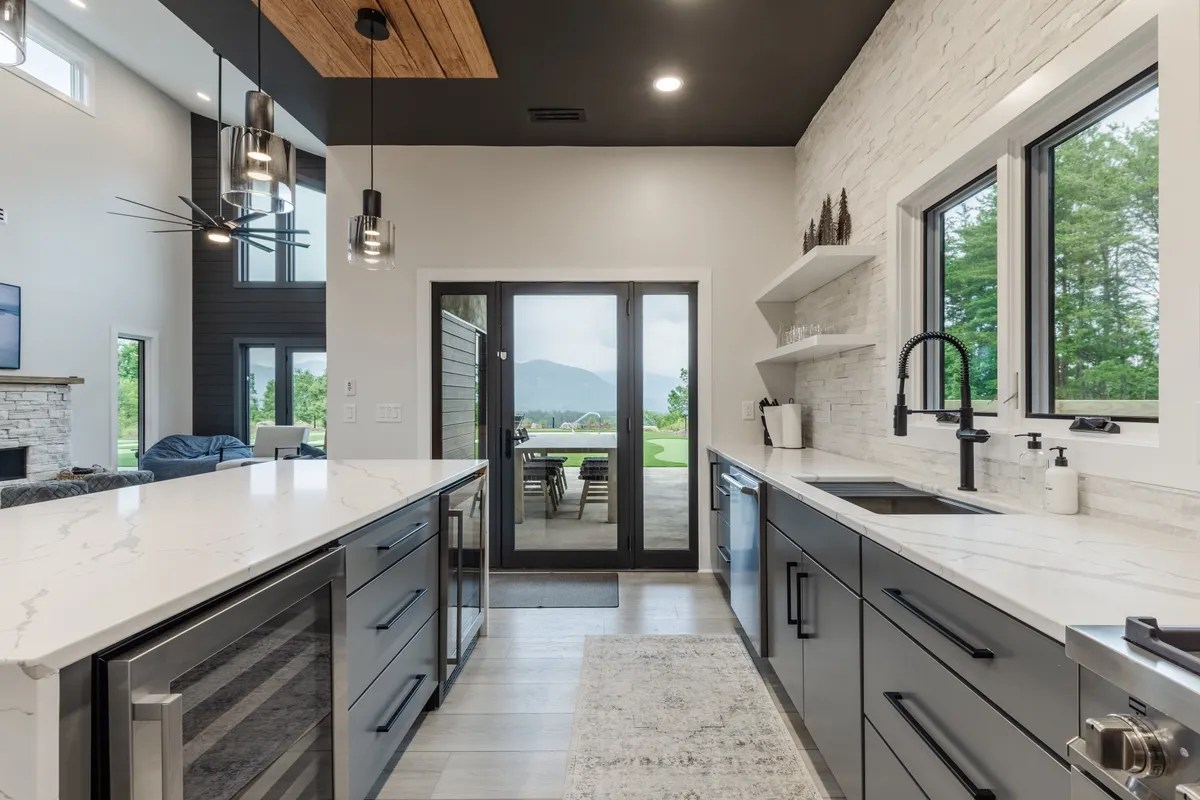 Wander Lake Lure Ridge