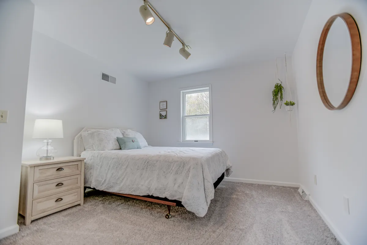 Bedroom 3 image