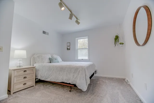 Bedroom 3 image 1