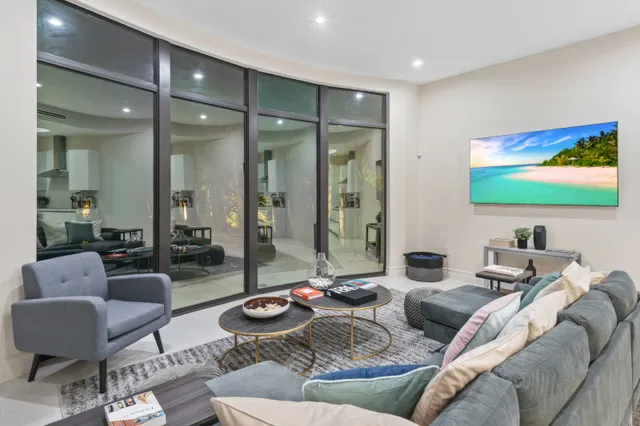 Wander Miami Coral #3