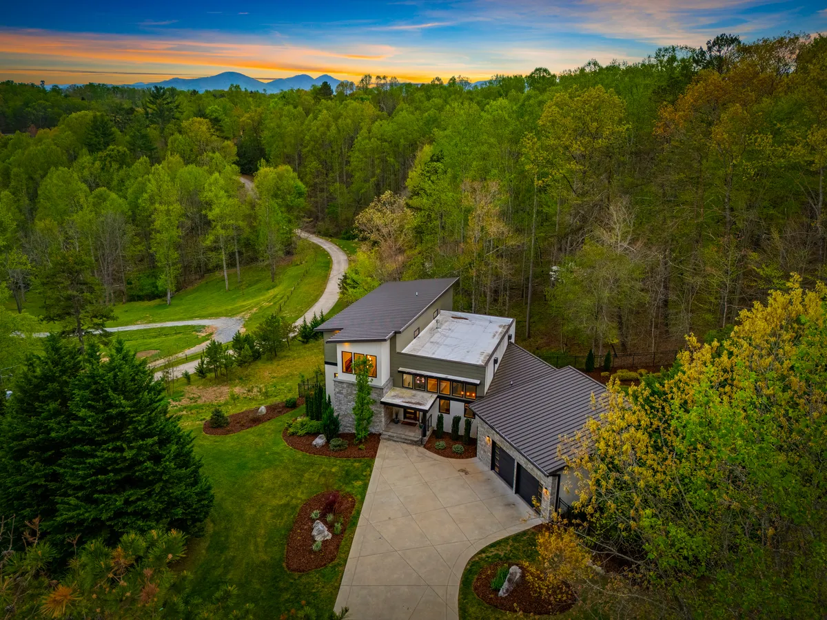 Home in Alexander property photo 4